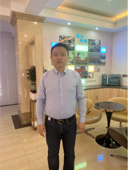 銷售之星袁燦：勇往直前，譜寫亮麗業(yè)績篇章